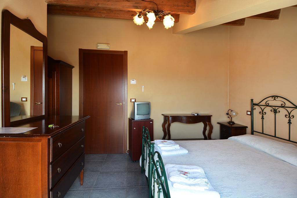 מרינה די רגוזה B&B La Castellana מראה חיצוני תמונה