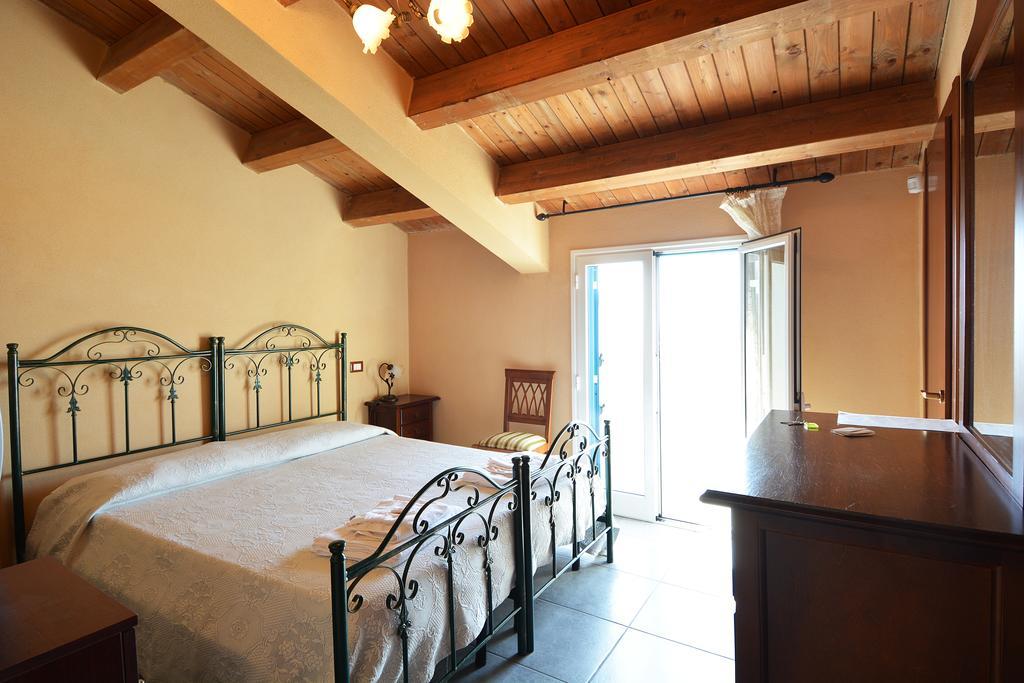 מרינה די רגוזה B&B La Castellana מראה חיצוני תמונה