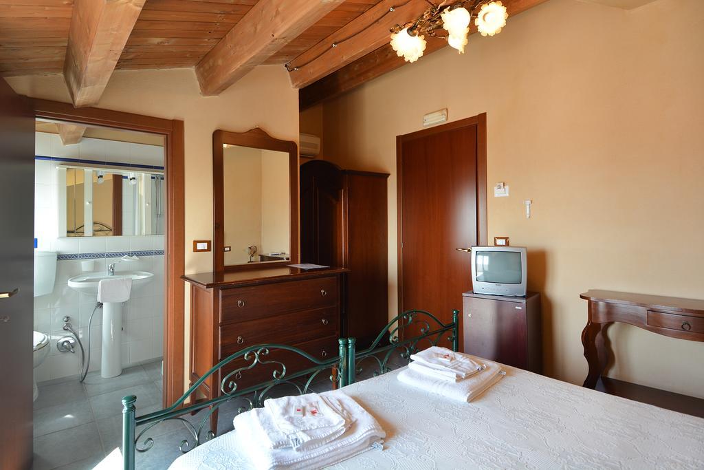 מרינה די רגוזה B&B La Castellana מראה חיצוני תמונה
