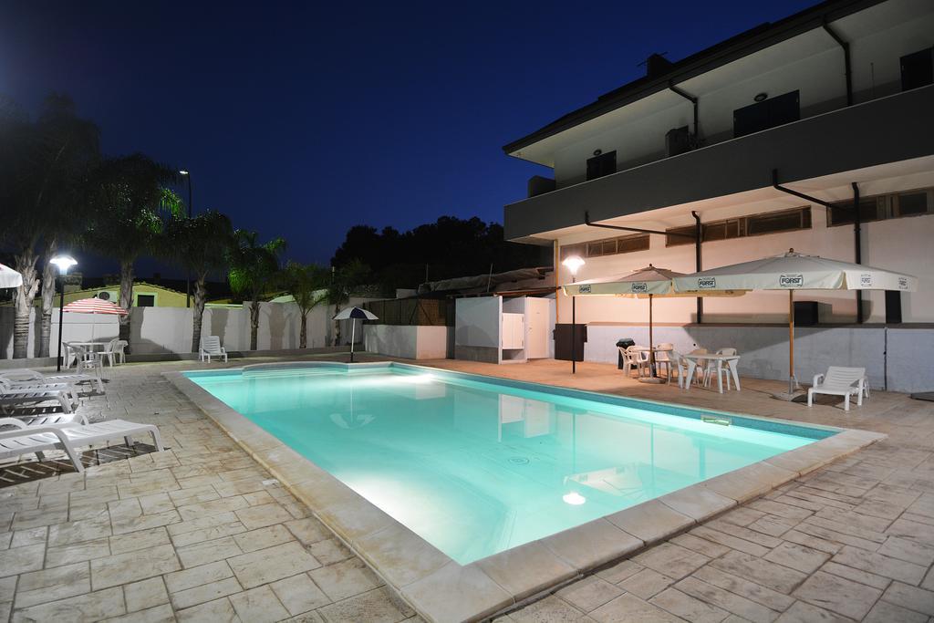 מרינה די רגוזה B&B La Castellana מראה חיצוני תמונה