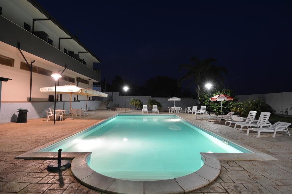 מרינה די רגוזה B&B La Castellana מראה חיצוני תמונה